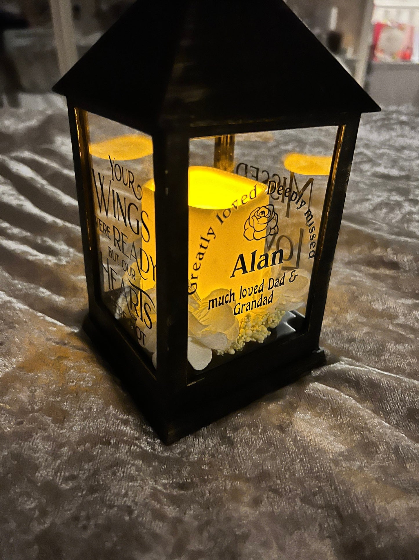Personalised Memorial Lantern choice of flower colour, Mum, Dad, Nan, Grandad Wife , husband etc. Graveside ,Home. Auto candle custom order
