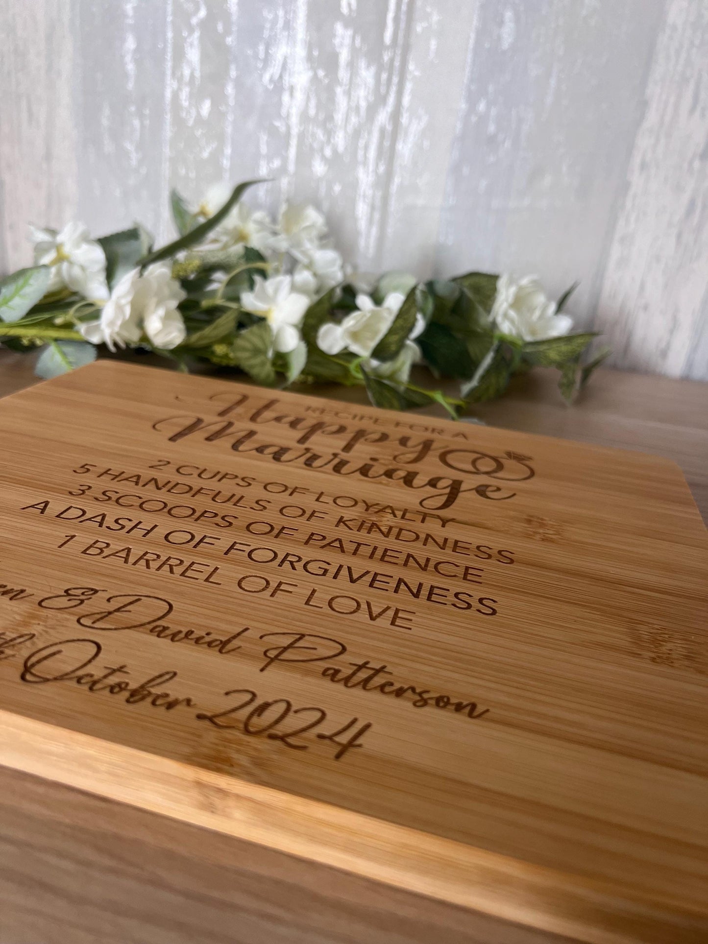 Engraved chopping board for a couple, happy marriage recipe. Custom with names and date. Anniversary-keepsake-gift-wedding gift