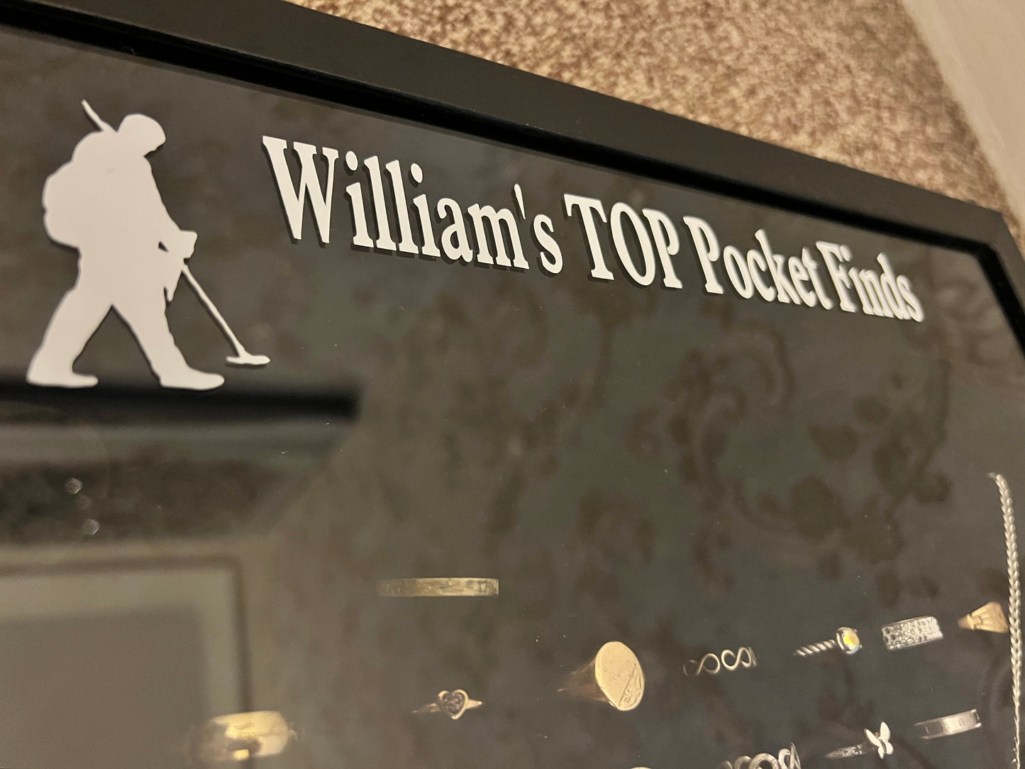 Personalised metal detecting Top finds showcase. Storage for the special finds. Has 100 slots for rings, broaches, coins etc.TOP pocket Find