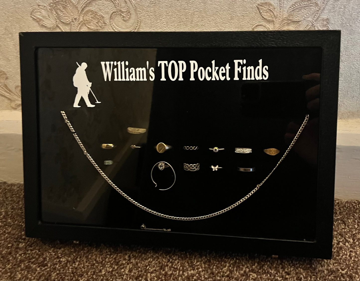 Personalised metal detecting Top finds showcase. Storage for the special finds. Has 100 slots for rings, broaches, coins etc.TOP pocket Find