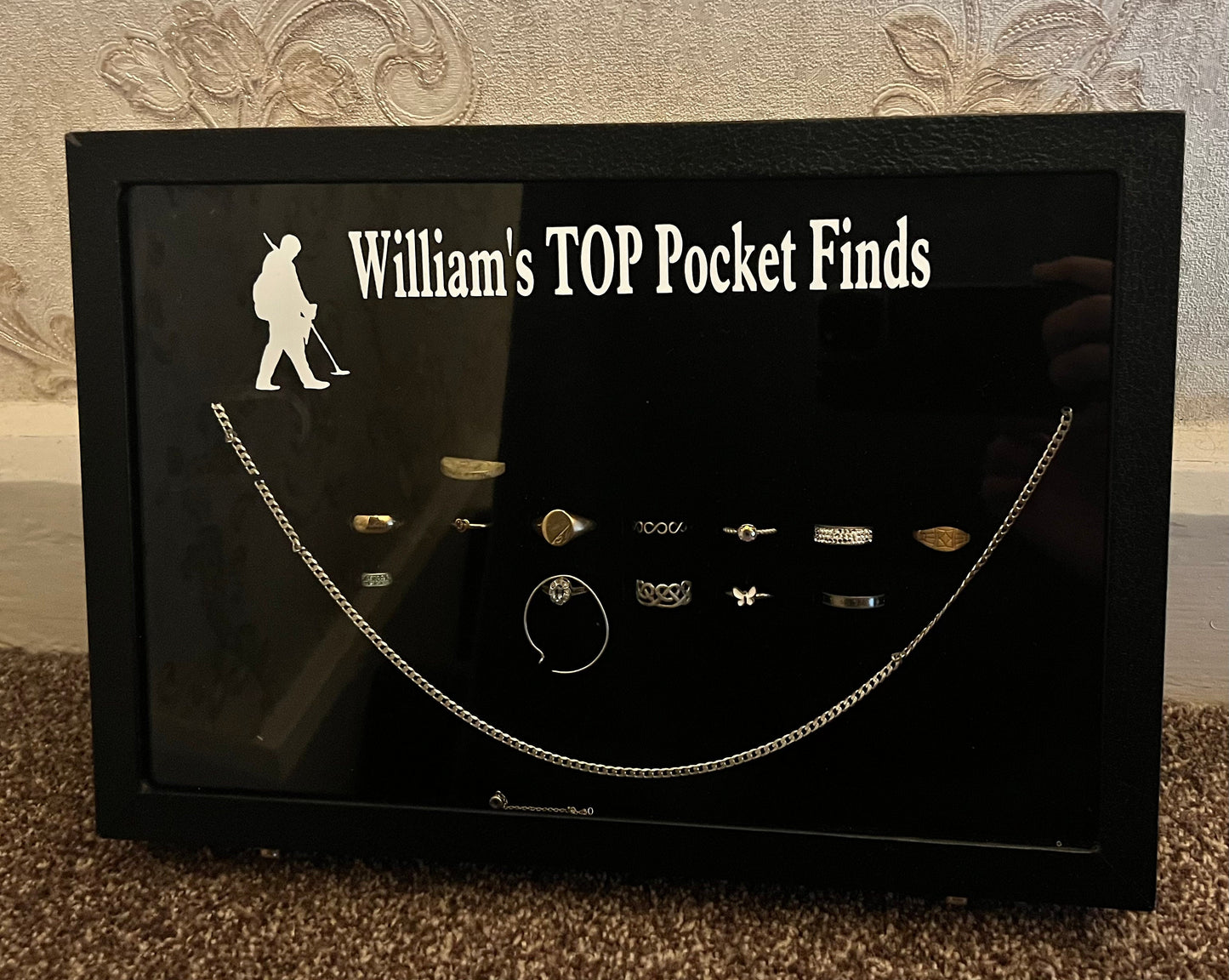 Personalised metal detecting Top finds showcase. Storage for the special finds. Has 100 slots for rings, broaches, coins etc.TOP pocket Find