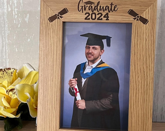 Graduation 2025 Personalised photo frame. Engraved Frame, Oak effect Wonderful way to celebrate graduation. Keepsake. 4x6 custom made